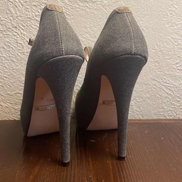 Size 3 grey fabric 5” Heels with platform - Picture 3 of 6